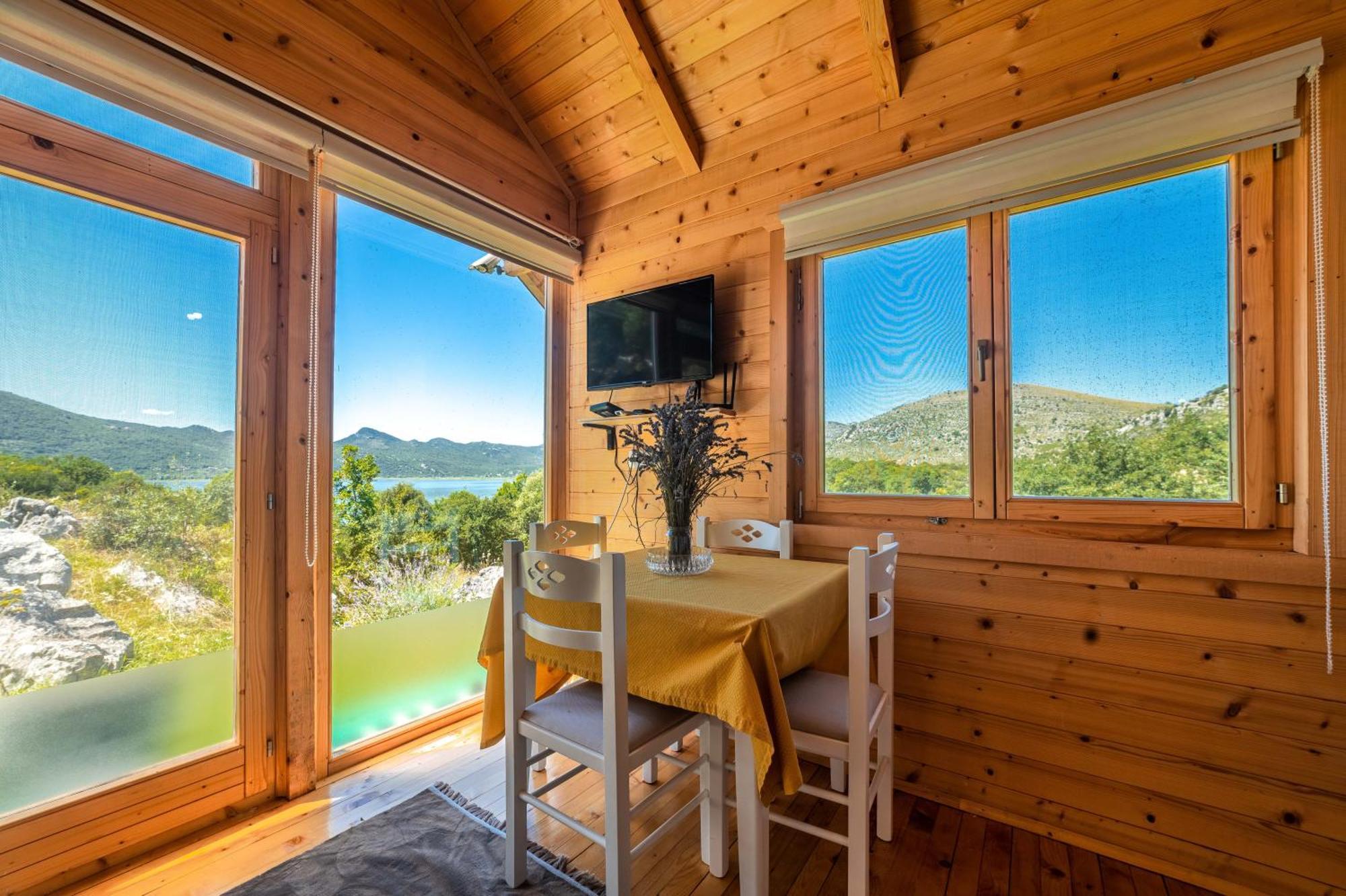 Boljesestre Lake Retreat Golubovci Екстер'єр фото