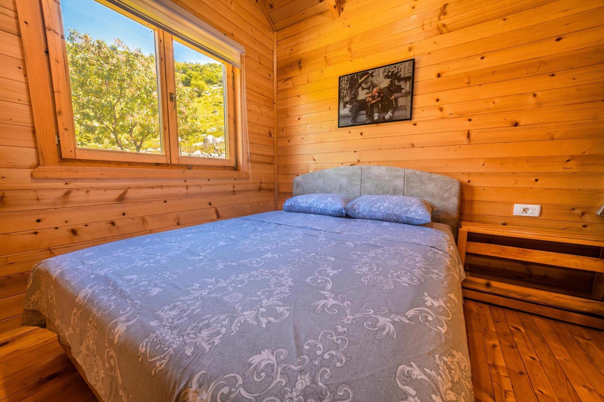 Boljesestre Lake Retreat Golubovci Екстер'єр фото