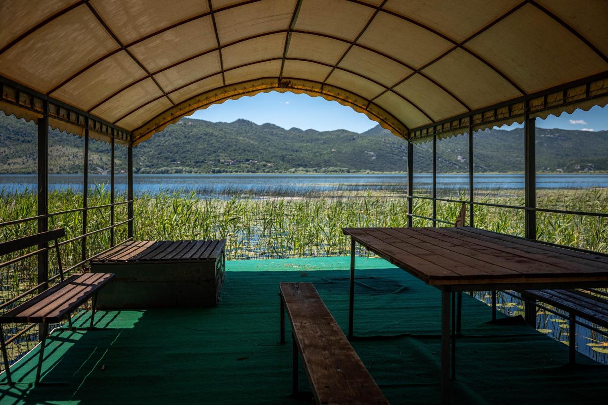 Boljesestre Lake Retreat Golubovci Екстер'єр фото
