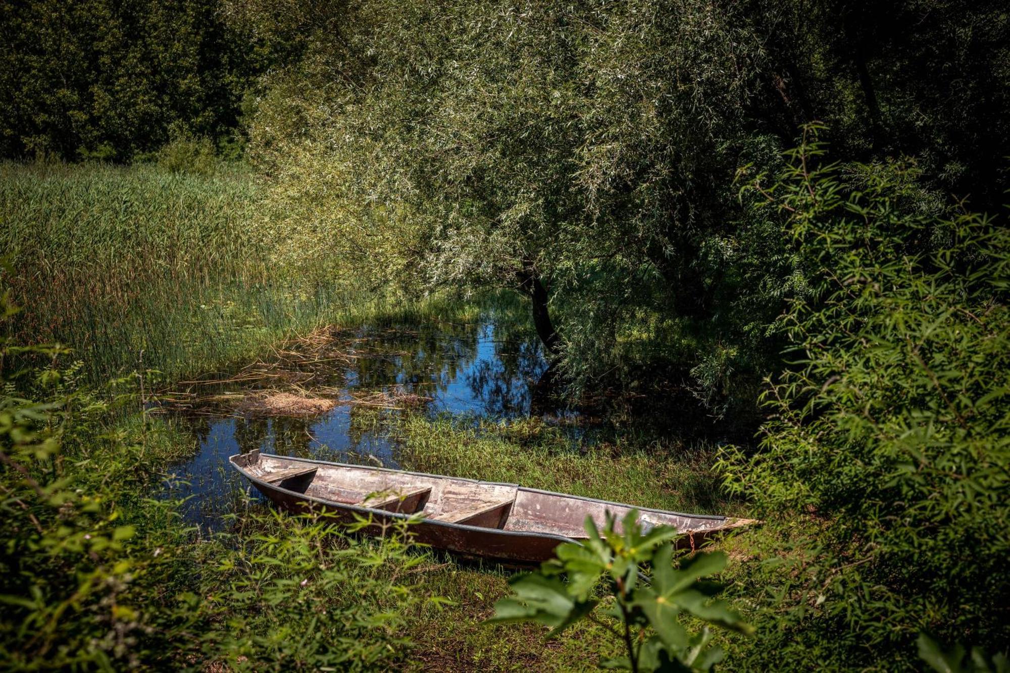 Boljesestre Lake Retreat Golubovci Екстер'єр фото